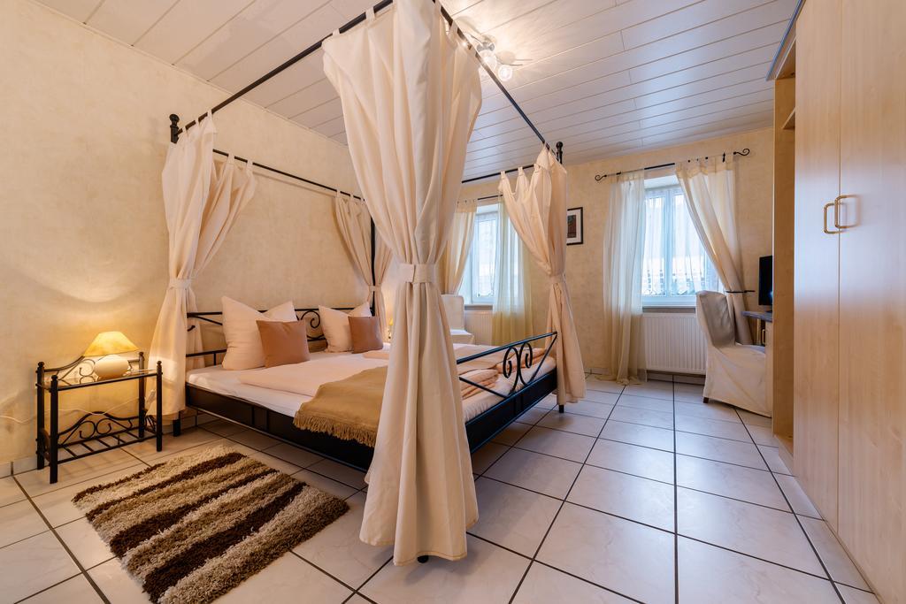 Moselhotel Ludwigs Kowerich Bilik gambar